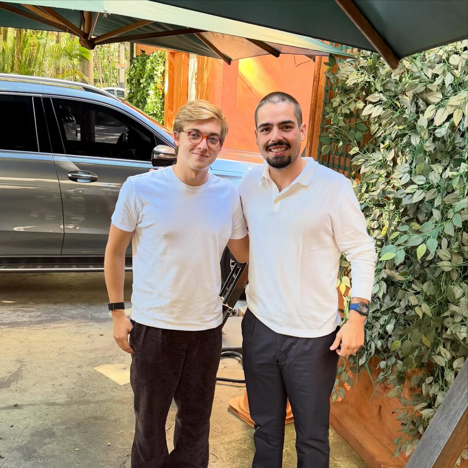 Joaquim Huck e Jo&atilde;o Silva, filhos Luciano Huck e Faust&atilde;o, surgem juntos em almo&ccedil;o  - Reprodu&ccedil;&atilde;o / Instagram