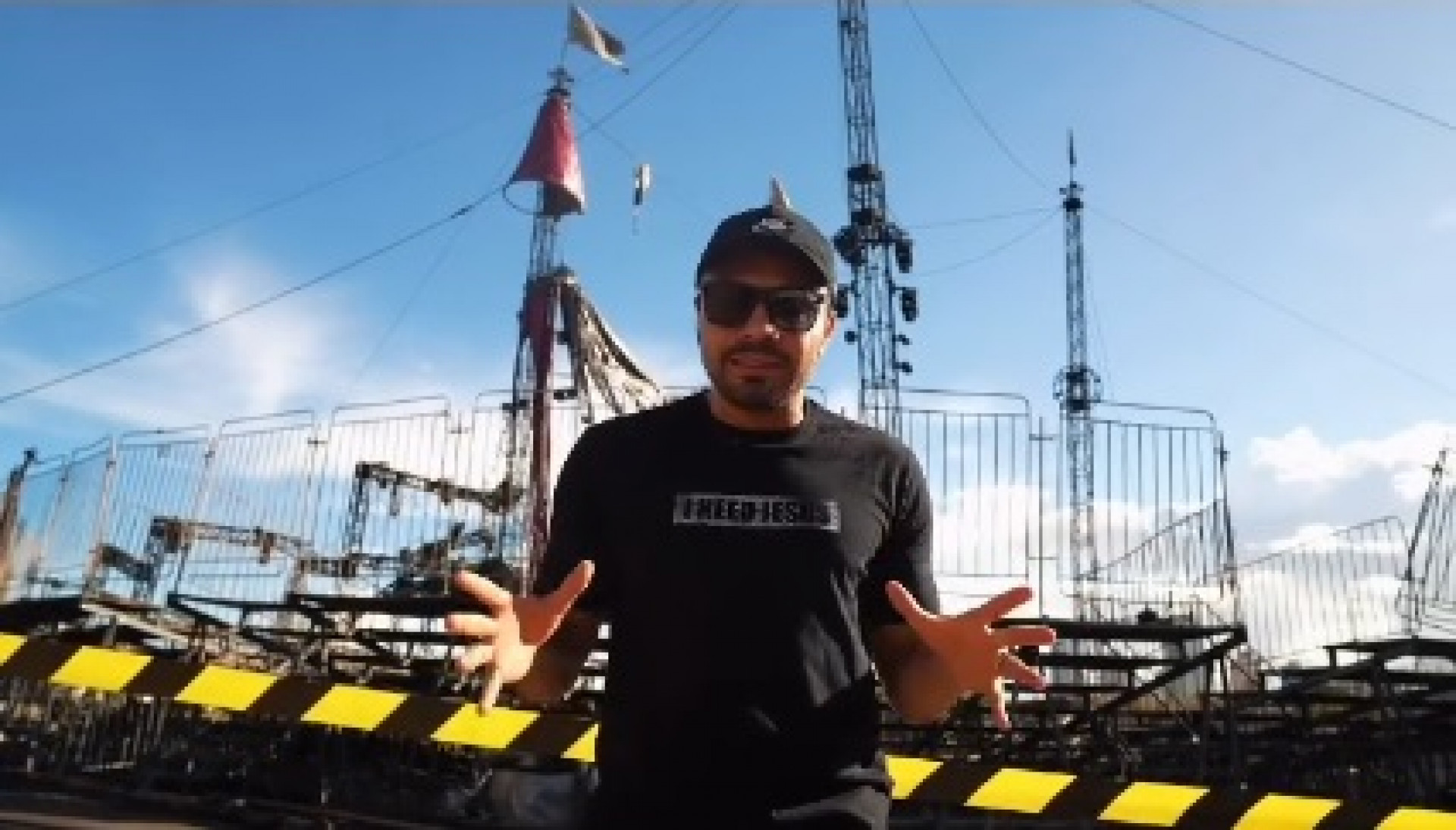 Tirullipa mostra situação do circo após incêndio - Reprodução de vídeo