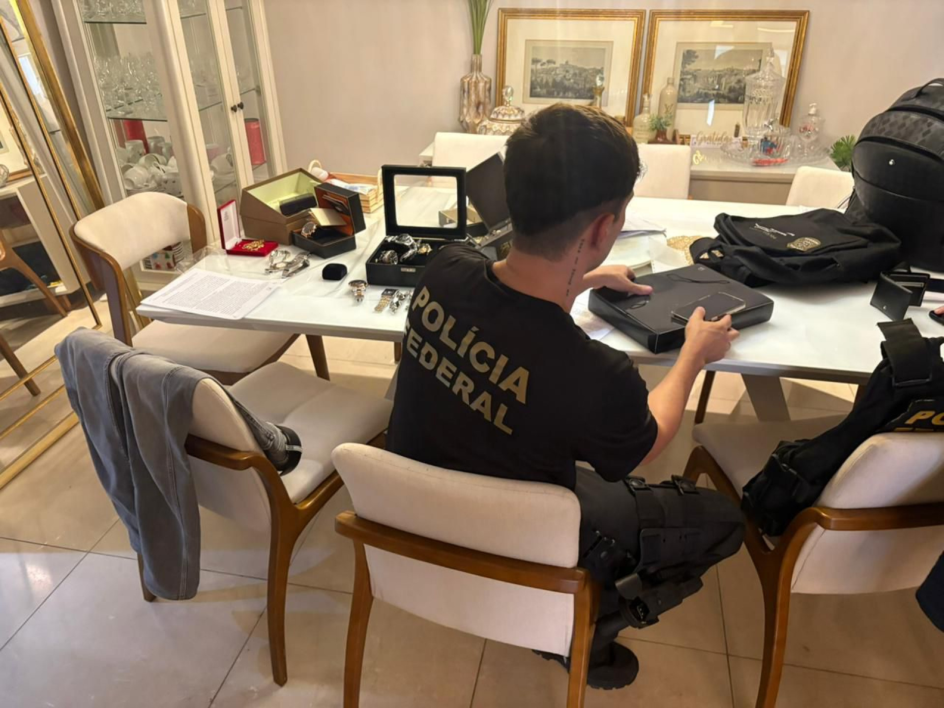 Operação mira fraudes em licitações no Governo do Rio - Divulgação / PF