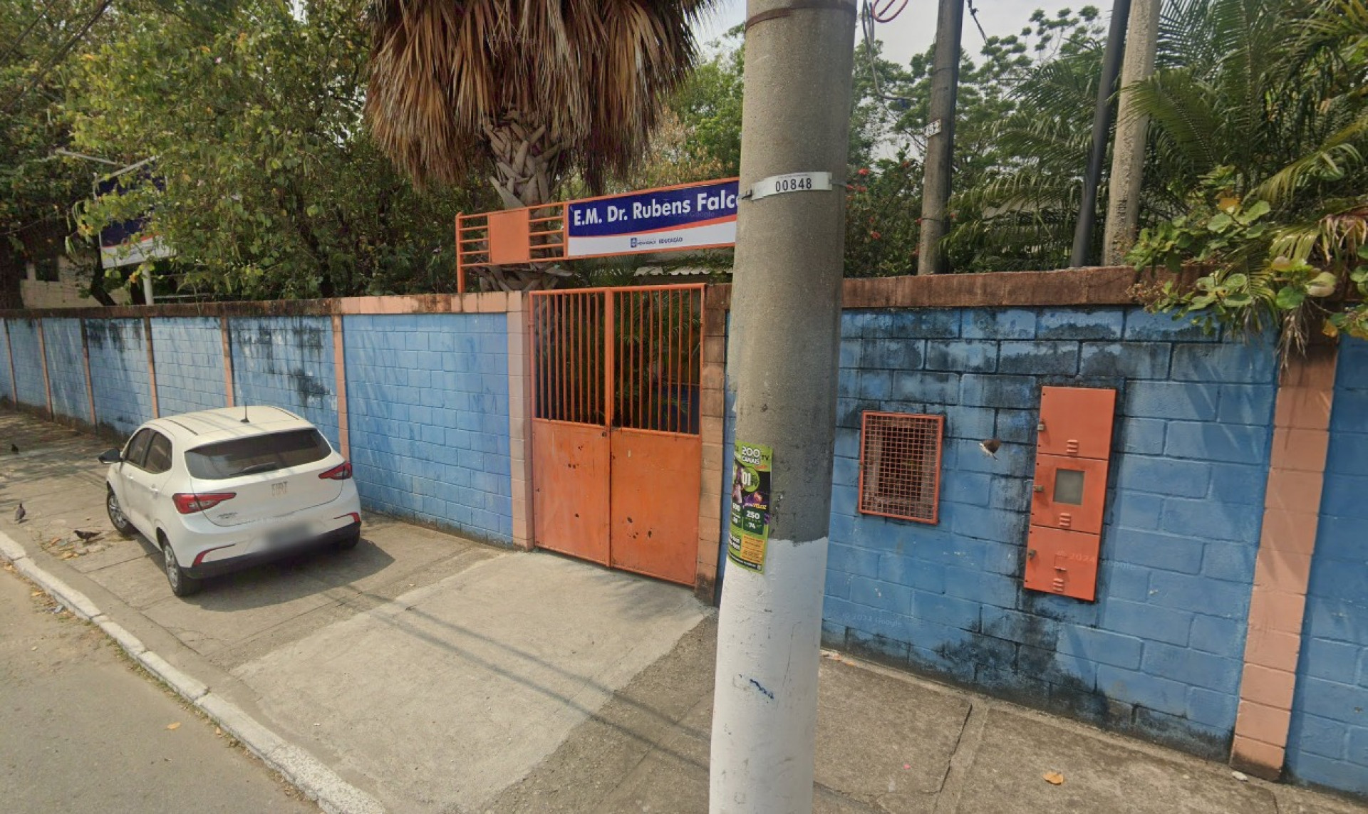 Tiros se concentraram no port&atilde;o da Escola Municipal Doutor Rubens Falc&atilde;o