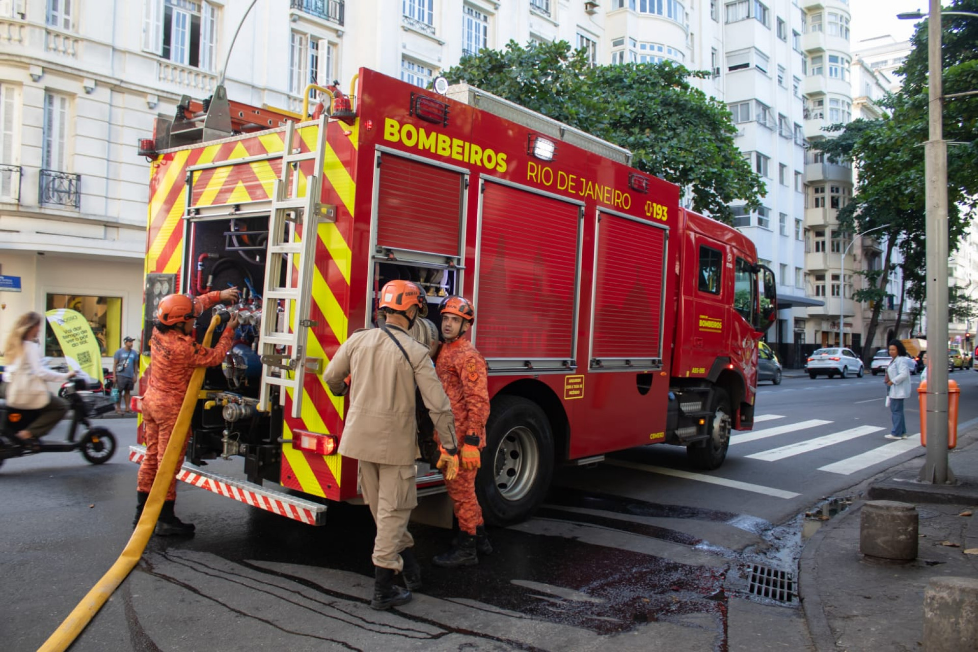 Bombeiros foram acionados para princípio de incêndio em churrascaria, em Copacabana - Érica Martin / Agência O Dia