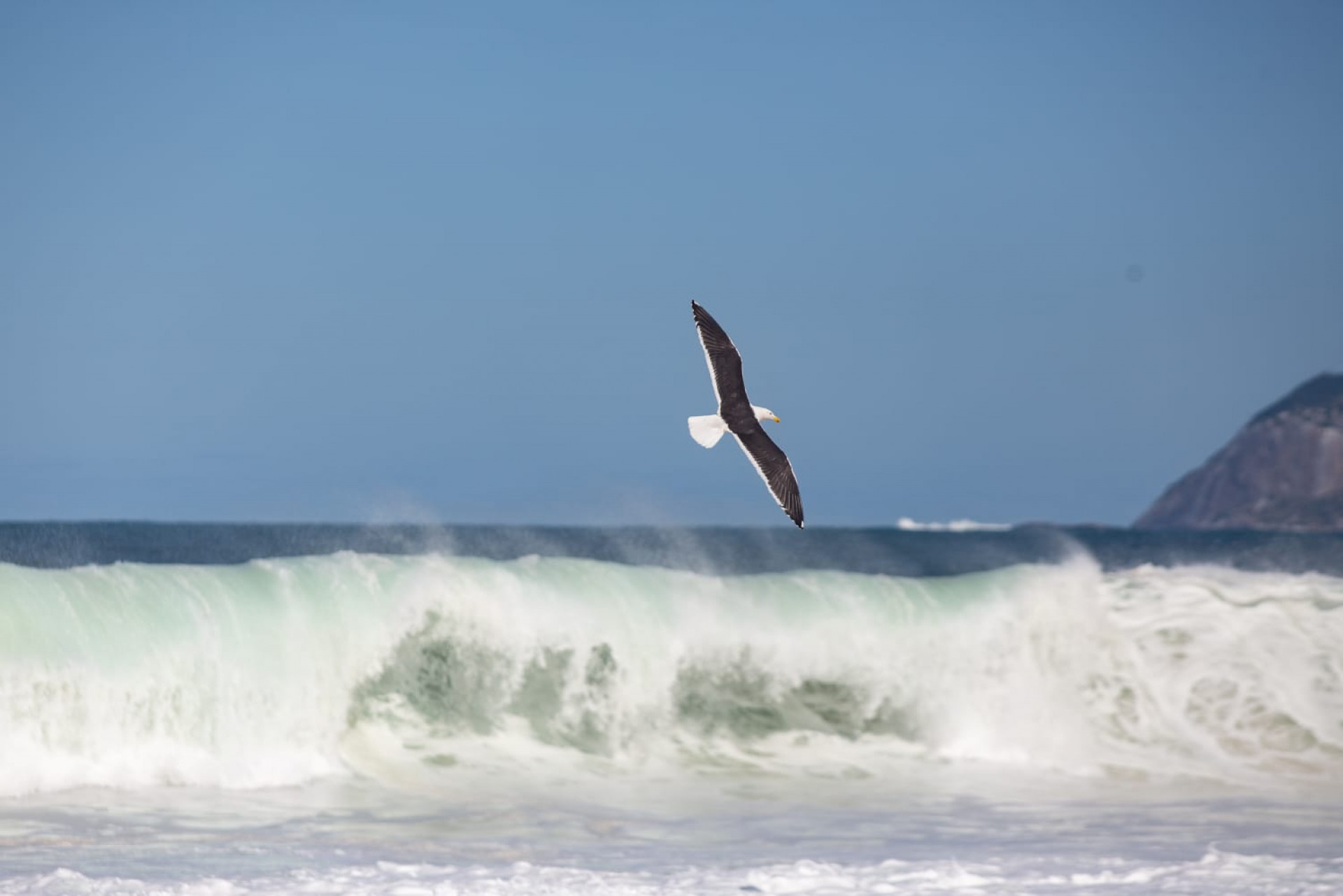 Aviso da Marinha de ressaca permanece válido até as 9h de quarta-feira (13) - Érica Martin/Agência O Dia