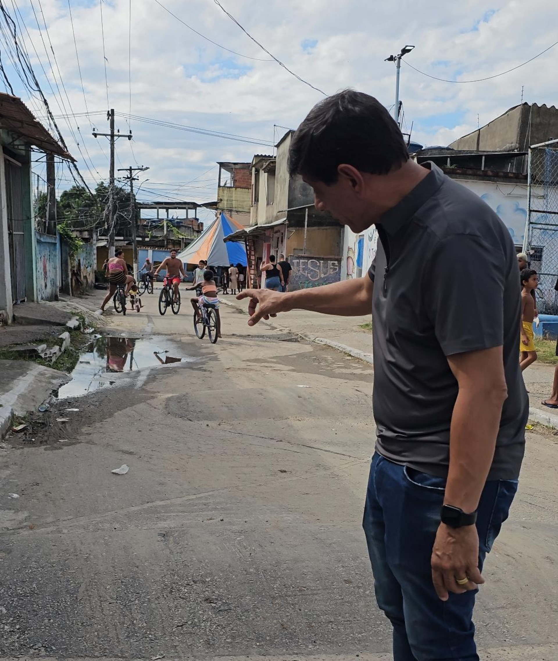 Barricada em comunidade de Caxias é removida