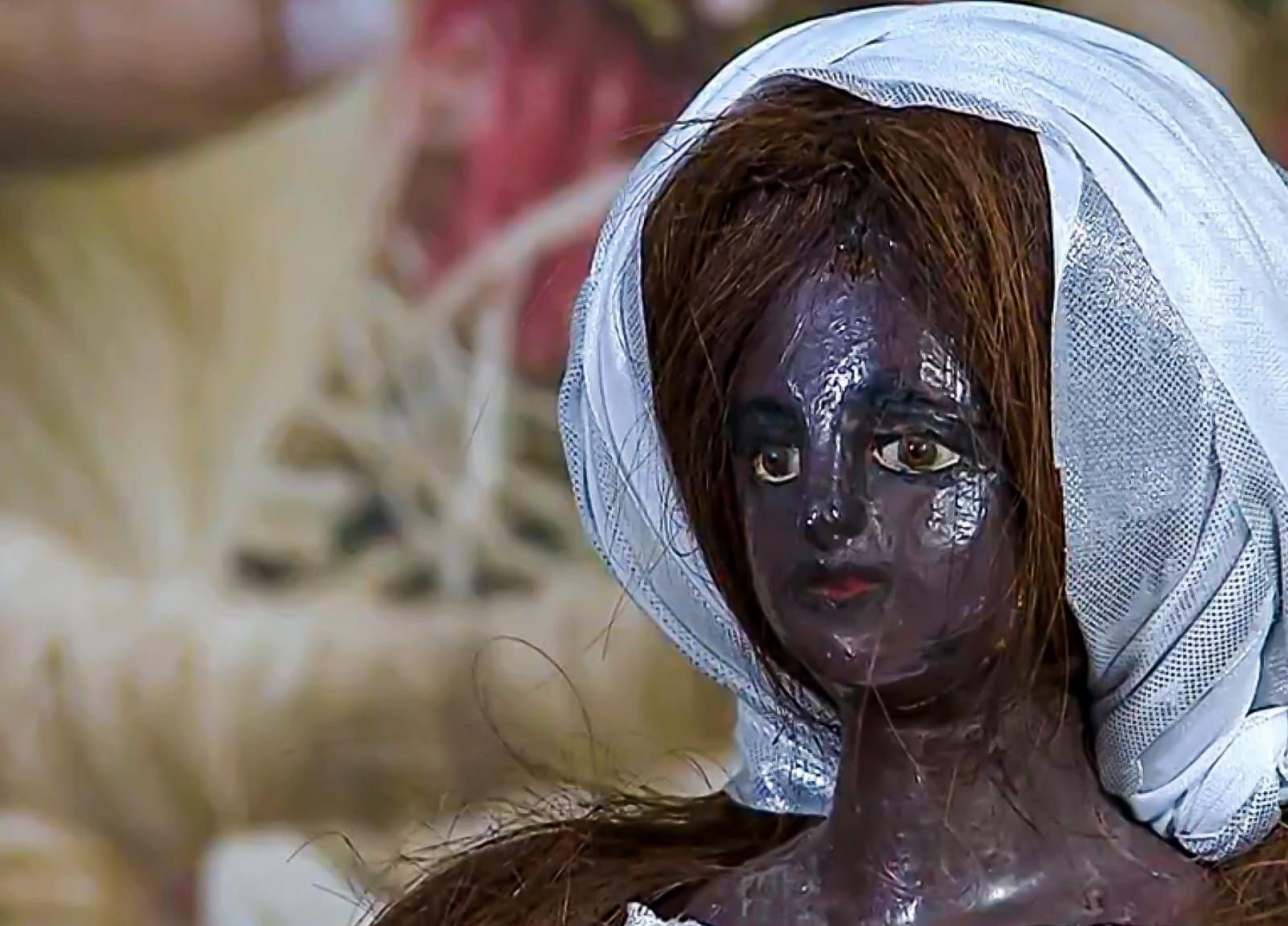 Imagem de Dona Júlia ao retornar para seu maracatu depois de 34 anos de sumiço - Divulgação 