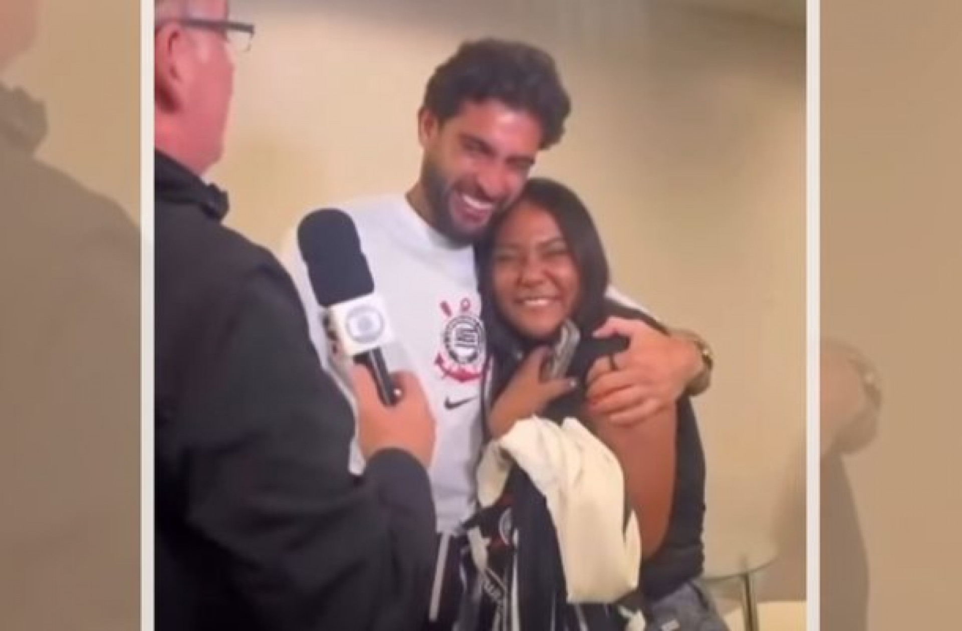 Chaiany realiza sonho de encontrar Yuri Alberto e brinca sobre sorte ao Corinthians; v&iacute;deo