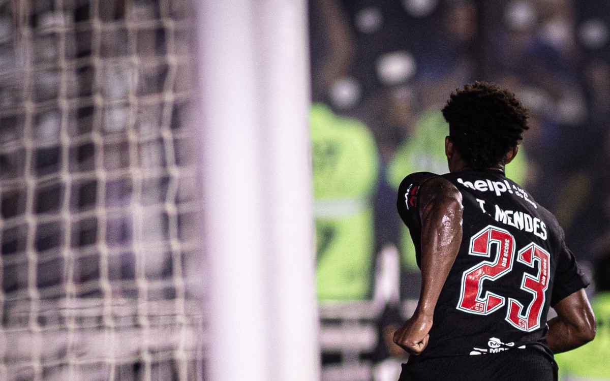Vasco empata com Paysandu, mas avança às oitavas de final da Copa do Brasil