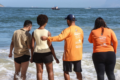 Secretária nacional dos Direitos da Pessoa com Deficiência participa de café da manhã do projeto Praia Sem Barreiras