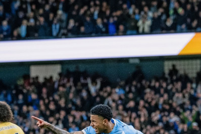 Manchester City vence o Crystal Palace e segue vivo na briga pelo título