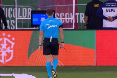 Veja como foram as revisões em lances com intervenção do VAR em jogo do Fluminense
