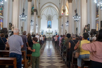 Dia de Nossa Senhora de Fátima: Fiéis lotam santuários no Rio e pedem mais saúde e proteção