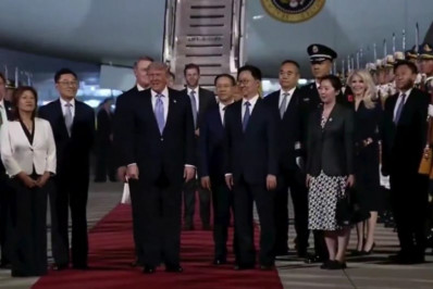 Trump desembarca na China para reunião com Xi Jinping