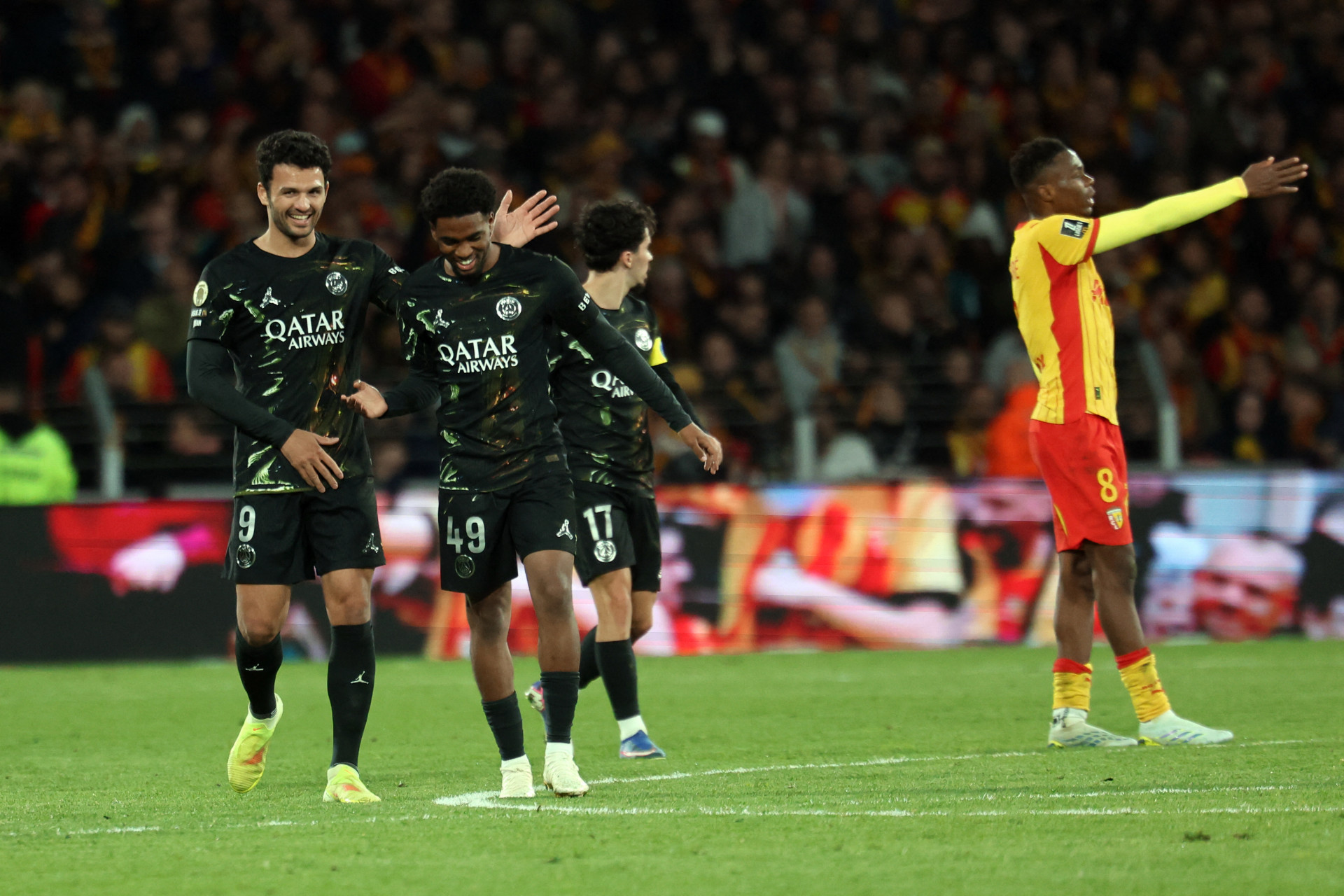 PSG vence Lens e conquista o título do Campeonato Francês pelo quinto ano seguido