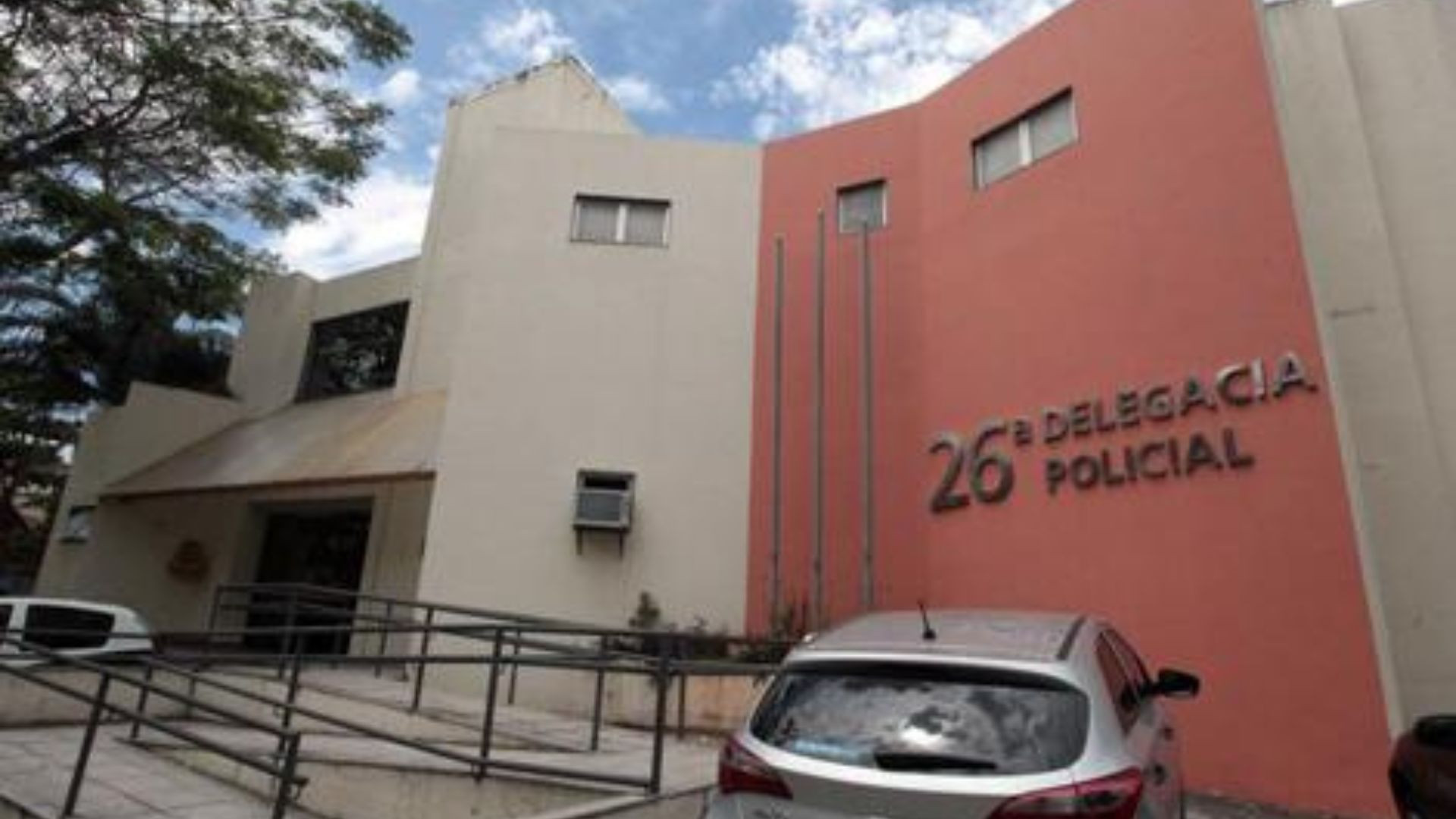 Depósito clandestino de remédios é descoberto pela polícia na Zona Norte