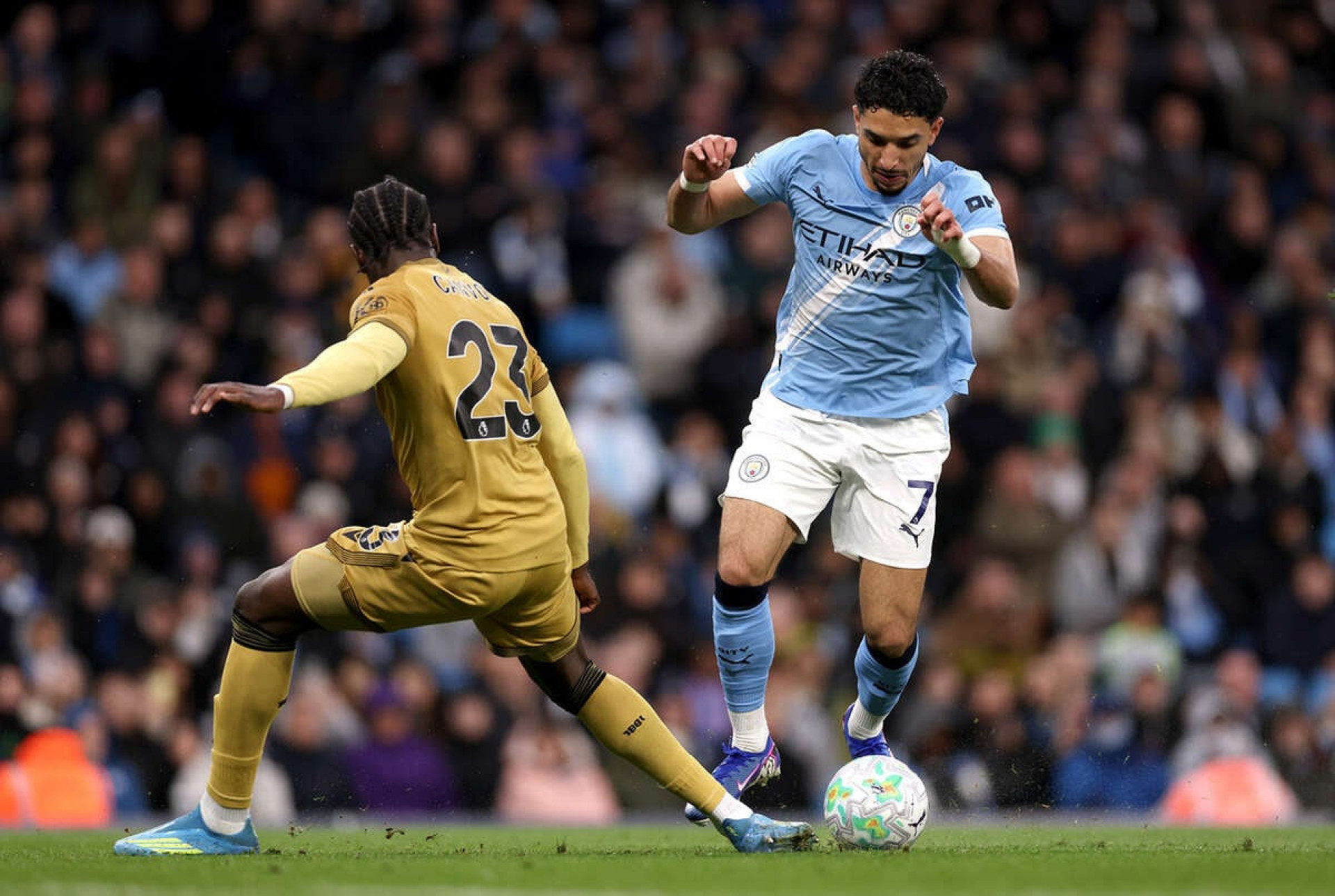 City vence o Crystal Palace e coloca fogo na briga pelo t&iacute;tulo da Premier League