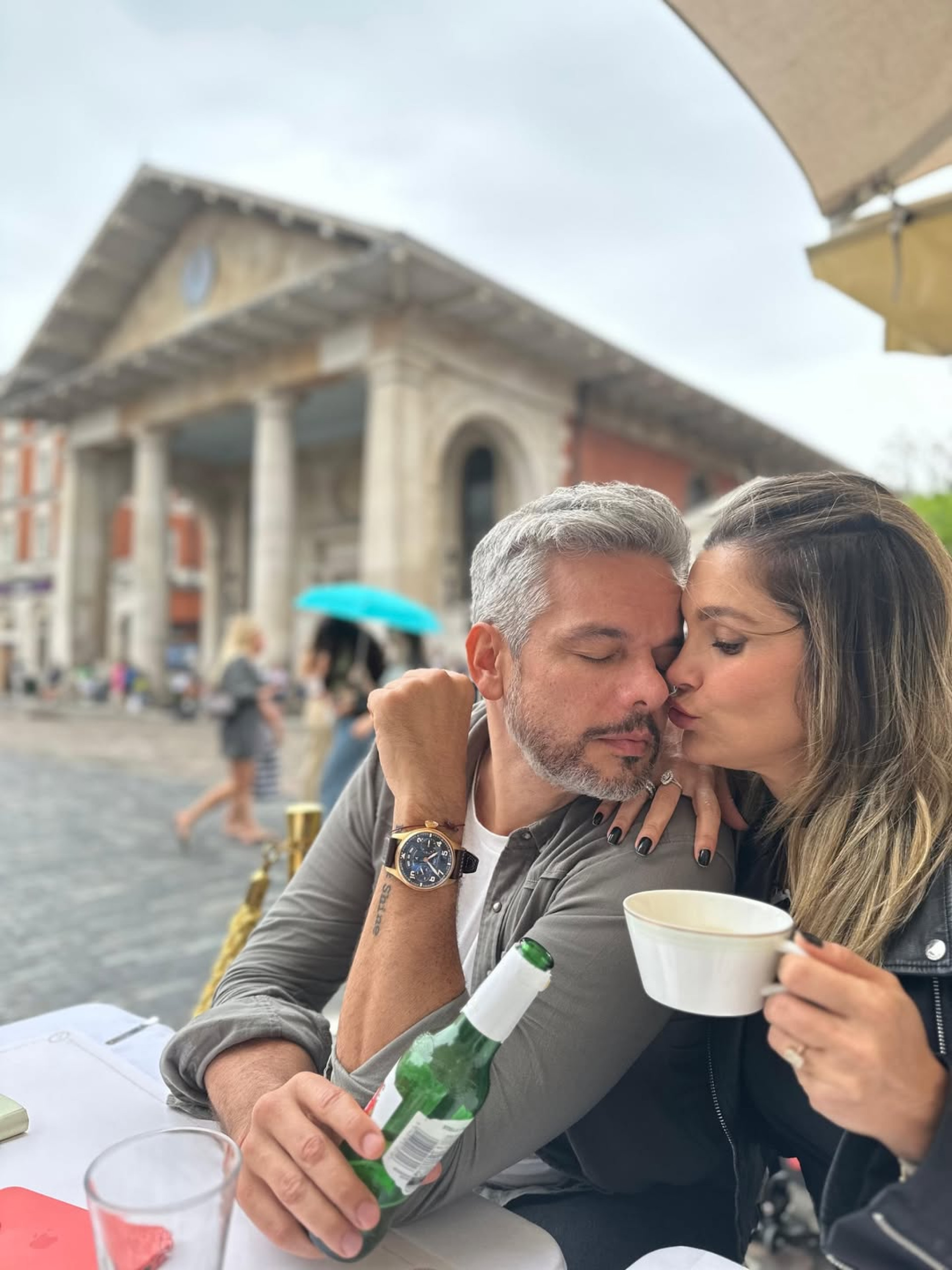 Flávia Alessandra se declara para Otaviano Costa em aniversário: 'Esse amor já viu de tudo'