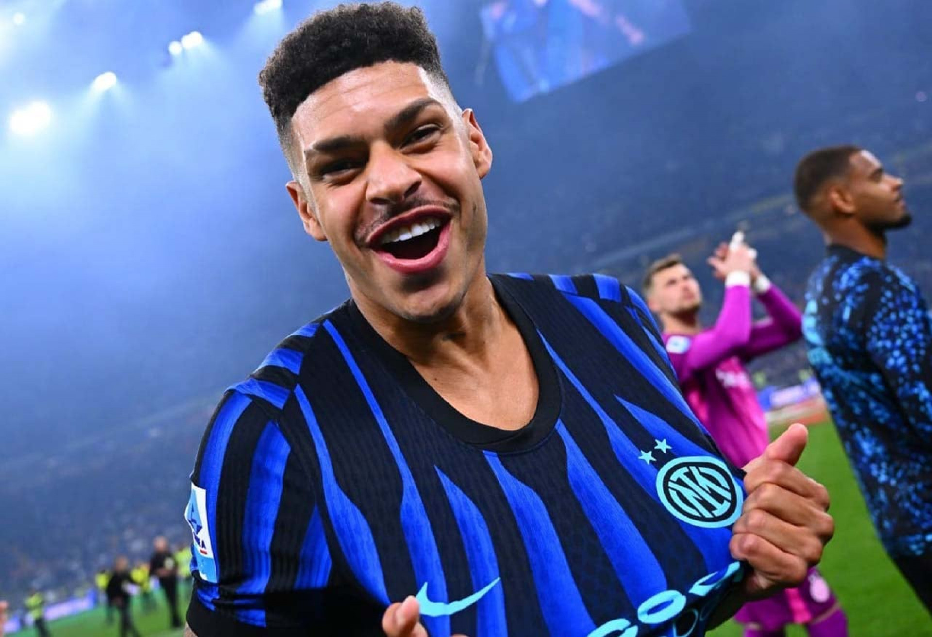 Ex-Botafogo, Lu&iacute;s Henrique celebra segundo t&iacute;tulo na temporada com a Inter de Mil&atilde;o