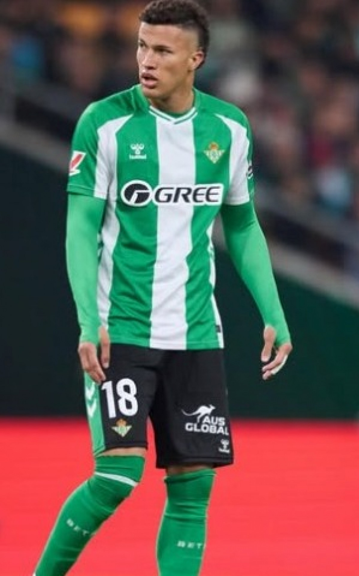 Nelson Deossa em campo pelo Betis - Divulga&ccedil;&atilde;o / Betis
