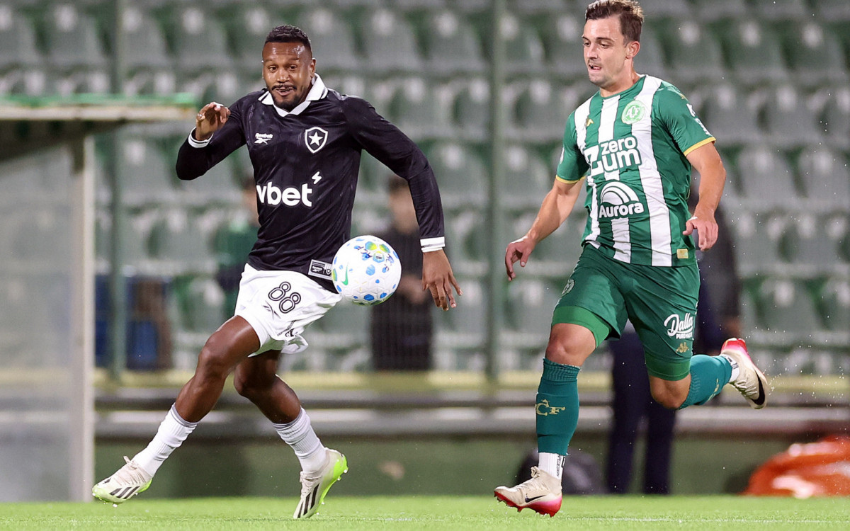 Lance do jogo entre Chapecoense e Botafogo