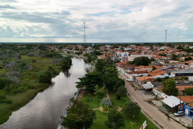 Homem de 72 anos é preso por estuprar filha de 12 com ajuda de filho adolescente