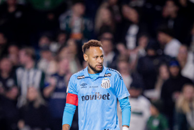 Neymar reage a provocação da torcida do Coritiba: 'Não vai para a Copa'