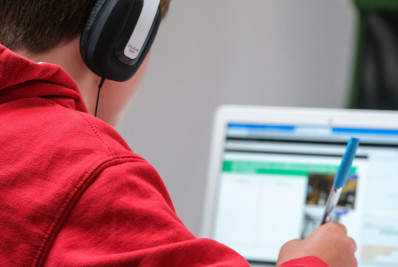 Plataforma lança cursos gratuitos e on-line para concurseiros