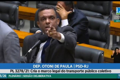 Vídeo: 'Flávio Bolsonaro é batedor de carteira', diz Otoni de Paula após vazamento de áudios sobre filme