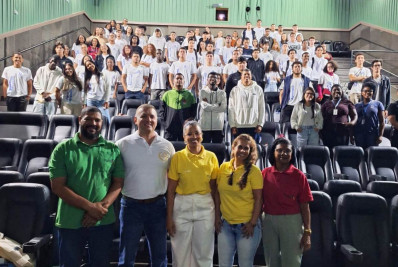 Histórias reais e emoção marcam palestra do Maio Amarelo para jovens em Macaé