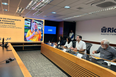 Cavaliere detalha mudanças sobre o fim do pagamento em dinheiro nos ônibus