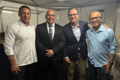 Eduardo Paes participa dos 41 anos de Arraial e reforça articulações para 2026