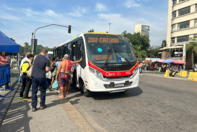 Fim do pagamento em dinheiro nos ônibus divide opiniões entre passageiros
