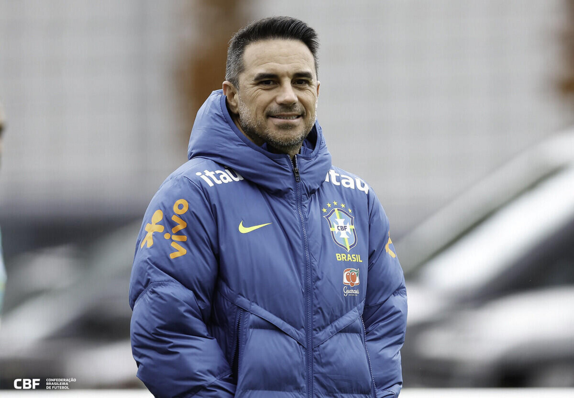 Rodrigo Caetano ap&oacute;s renova&ccedil;&atilde;o de Ancelotti: “Quem ganha &eacute; o futebol brasileiro”