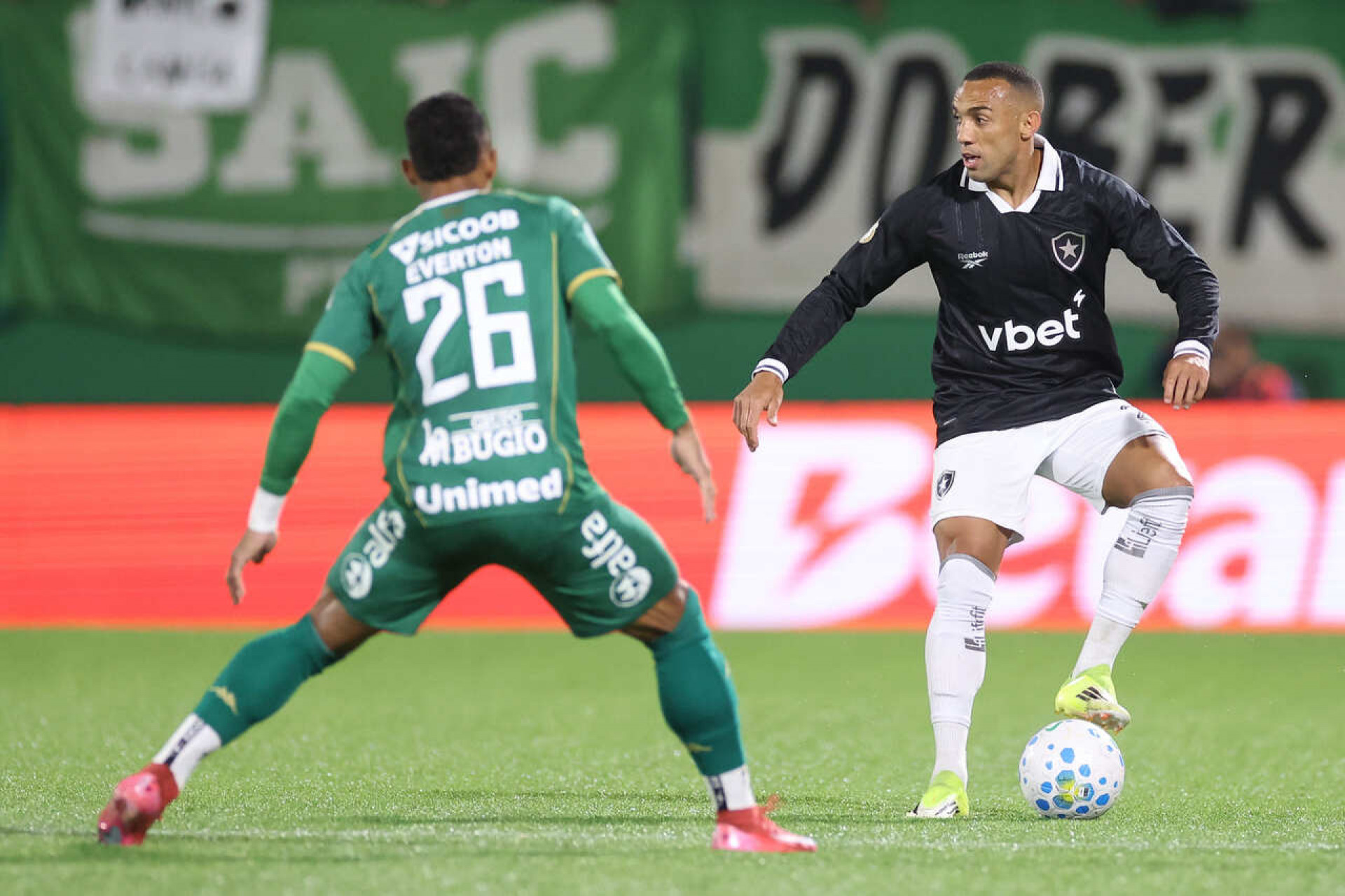 Botafogo joga muito mal e se despede da Copa do Brasil de forma melanc&oacute;lica