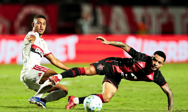Flamengo perde para o Vitória no Barradão e está eliminado da Copa do Brasil