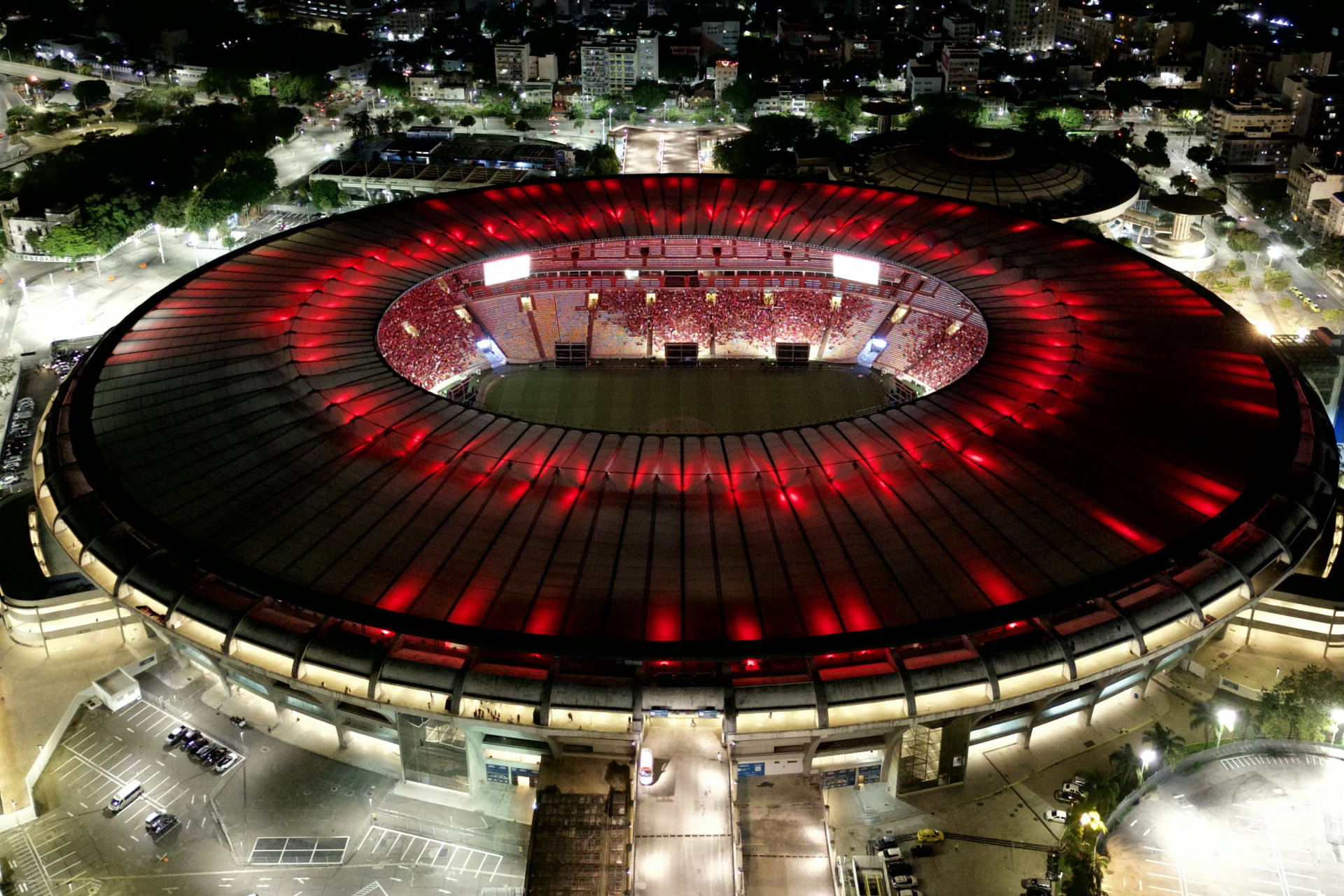 Flamengo é absolvido pelo STJD por confusão nos arredores do Maracanã
