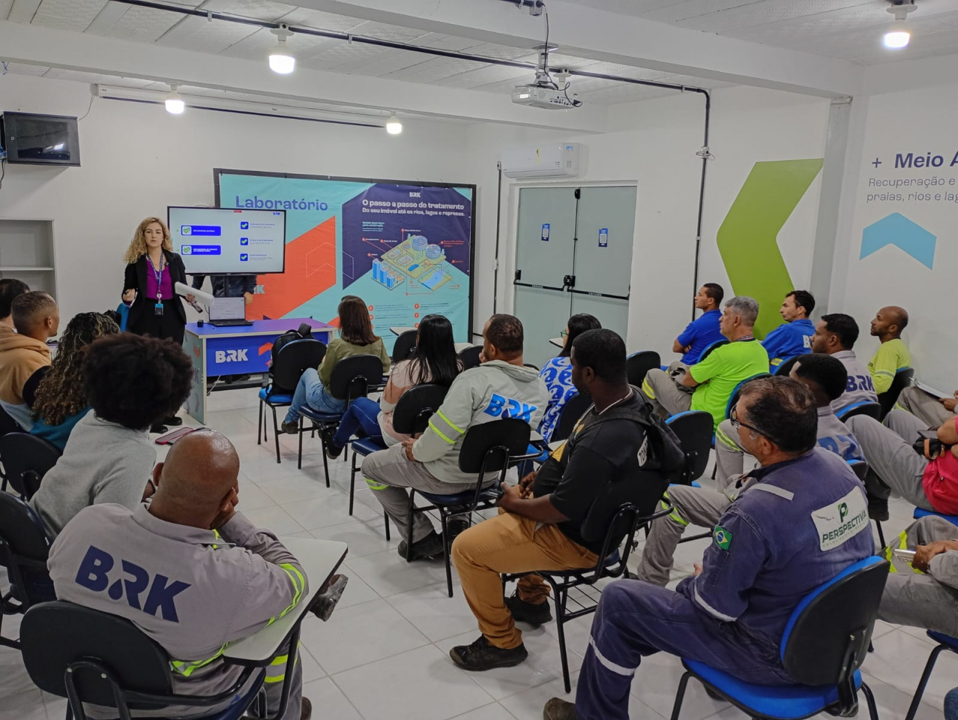 Ética e respeito ganham espaço no ambiente corporativo em ação promovida pela BRK em Macaé