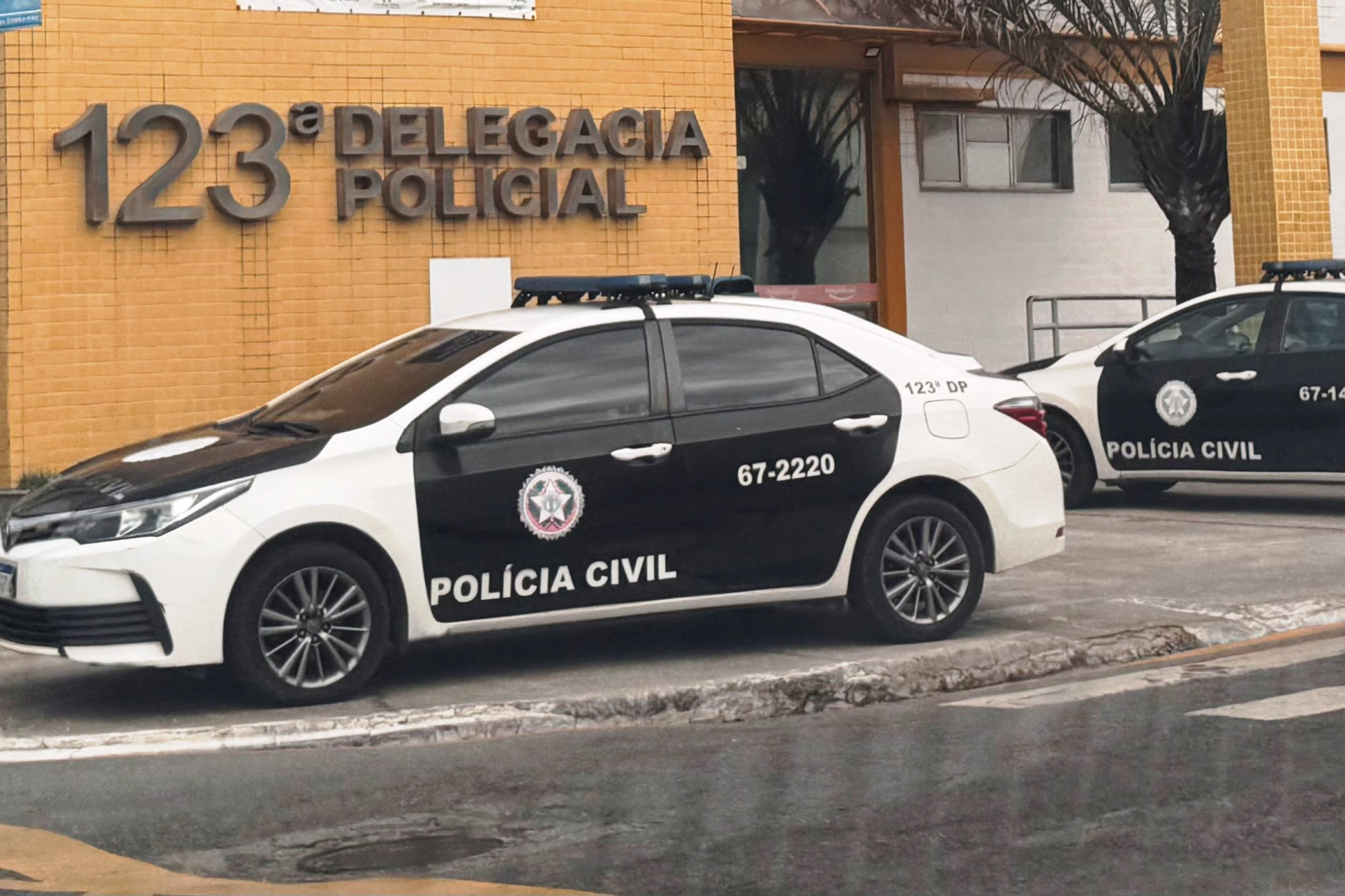 Ação da Polícia Civil termina com dois suspeitos presos por tráfico em ponto conhecido da Aroeira
