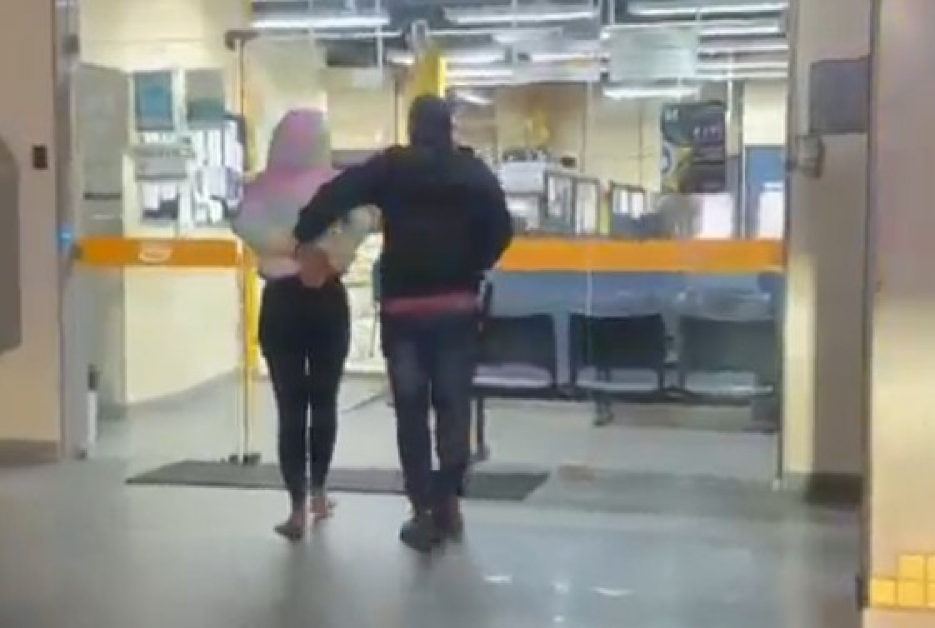 A 37ª DP prendeu Iasmin Corrêa de Amorim e apreenderam o adolescente - Reprodução