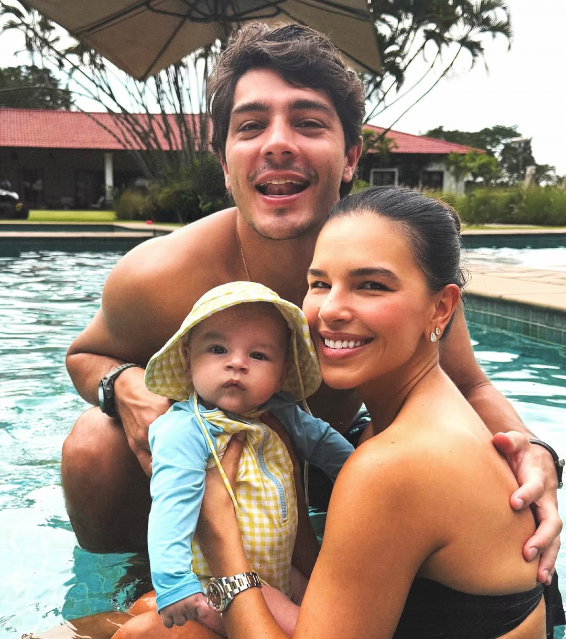 Juca Diniz e Mariana Rios com o filho Palo  - Reprodução/Instagram
