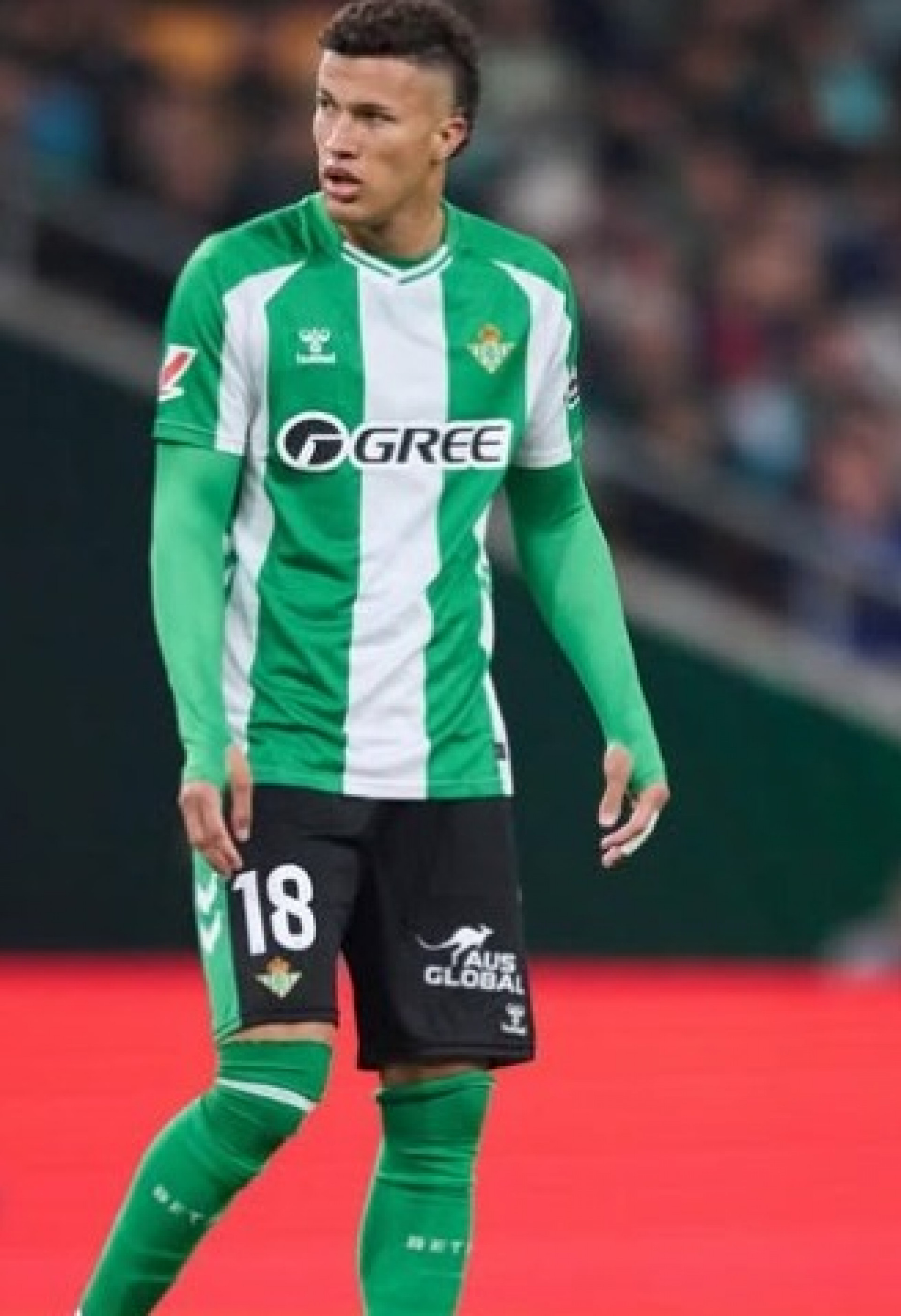 Nelson Deossa em campo pelo Betis