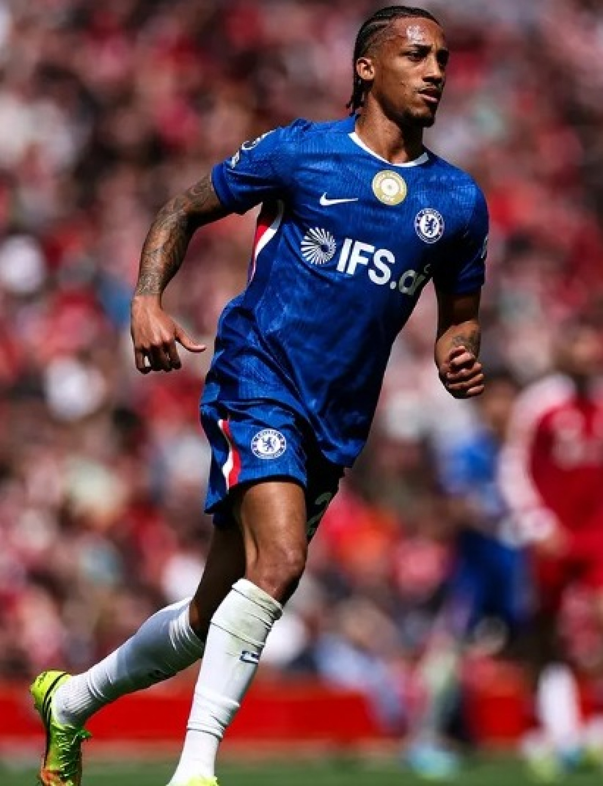 João Pedro em campo pelo Chelsea