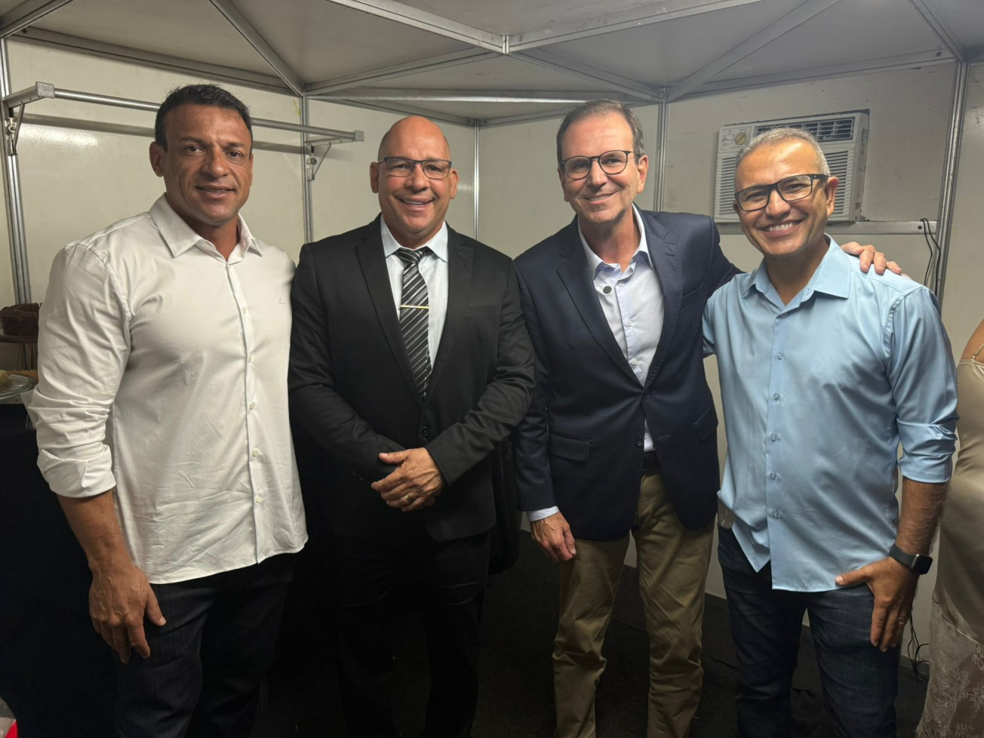 Eduardo Paes participa dos 41 anos de Arraial e reforça articulações para 2026