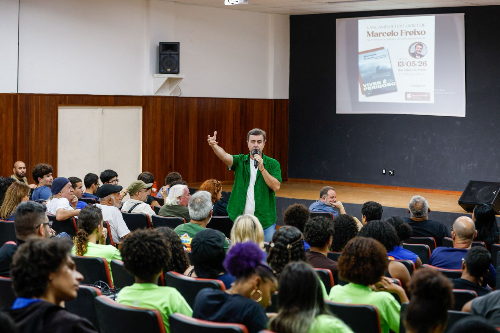 Marcelo Freixo lançou em Cabo Frio a autobiografia 