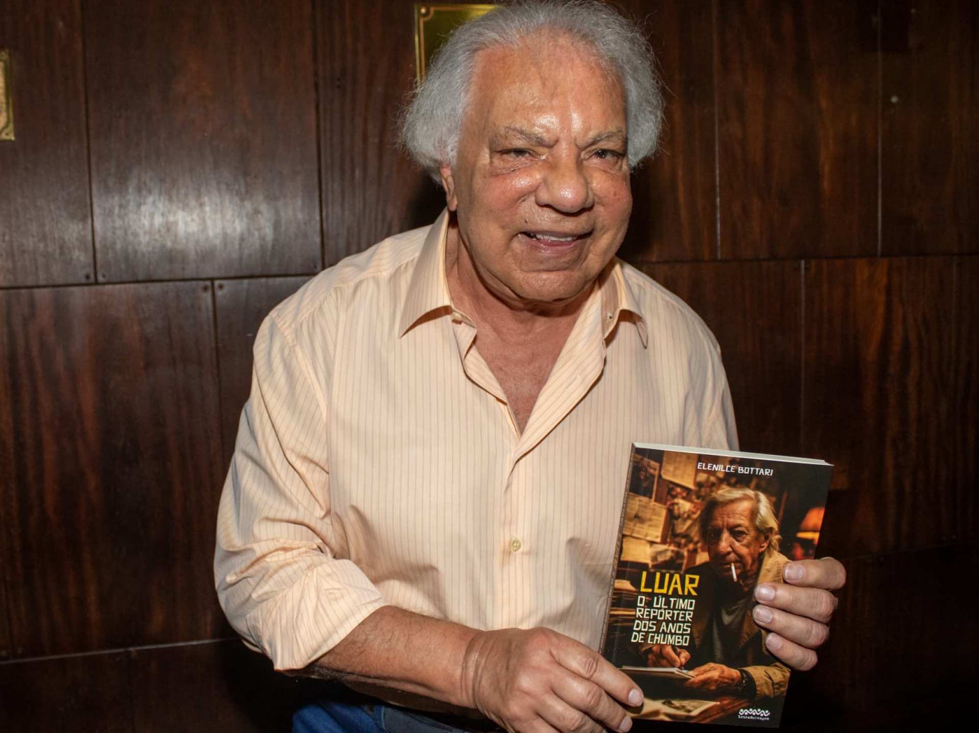 Capitão Guimarães no lançamento do livro