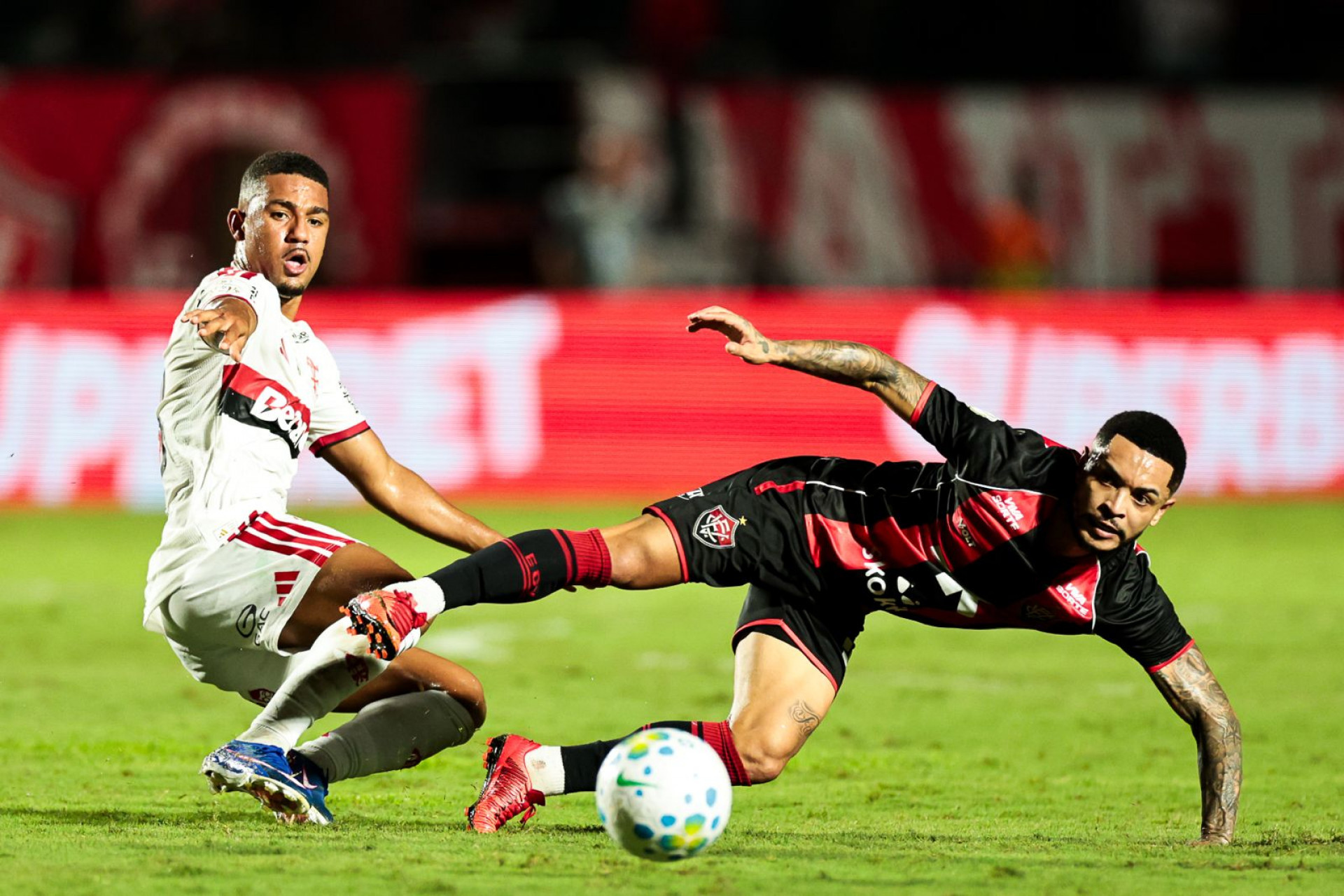 Flamengo perde para o Vitória no Barradão e está eliminado da Copa do Brasil
