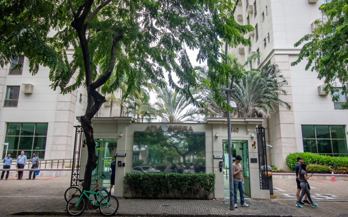 Condomínio na Barra da Tijuca onde mora o ex-governador Cláudio Castro