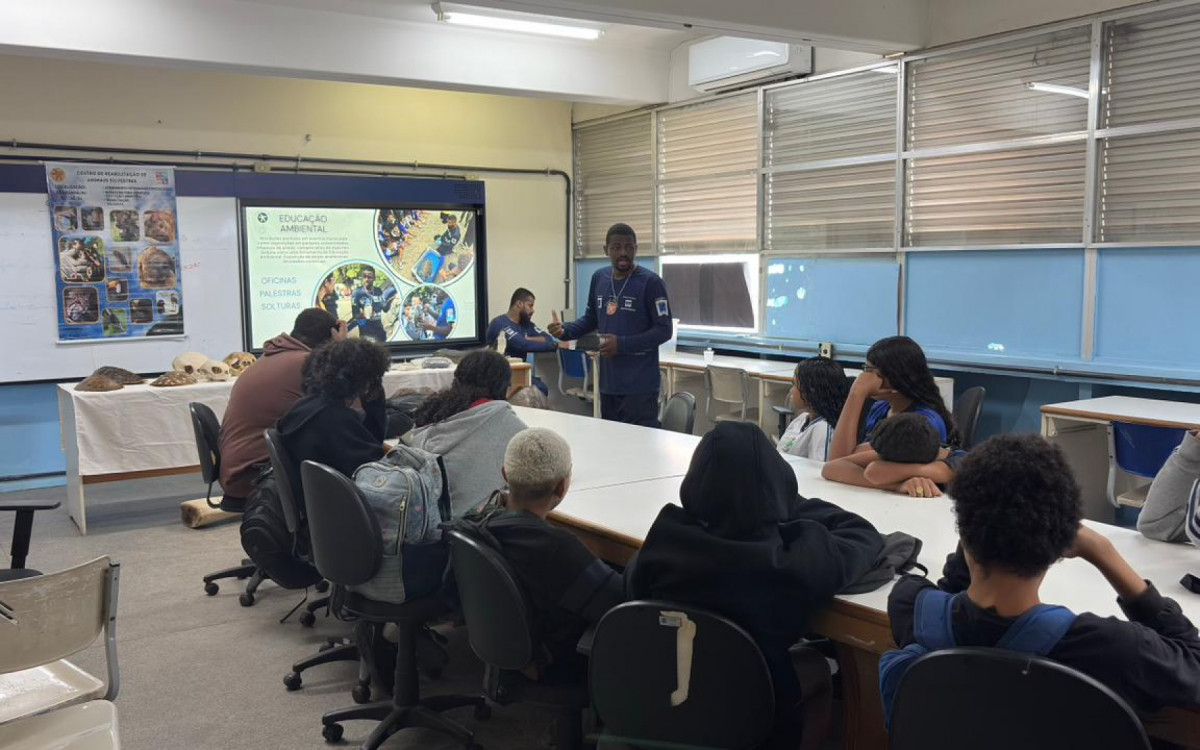 Estudantes participaram de atividade interativa sobre preservação marinha e impactos do plástico nos oceanos em escola de Quissamã