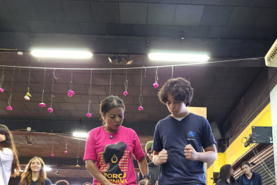 Alunos do Colégio Pedro II visitam Museu do Samba e participam de aula com ex-rainha de bateria