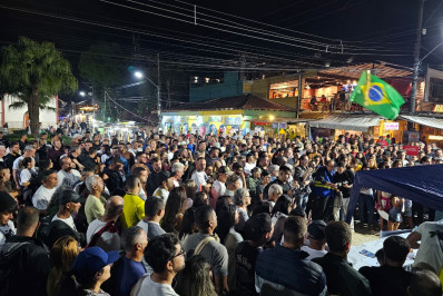 Moradores e empresários protestam em audiência pública da Alerj sobre taxa de turismo na Ilha Grande
