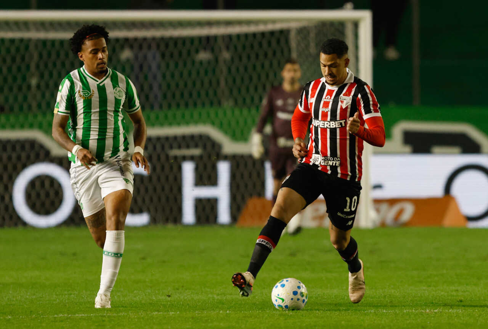 Luciano tem edema na coxa e vira desfalque no S&atilde;o Paulo