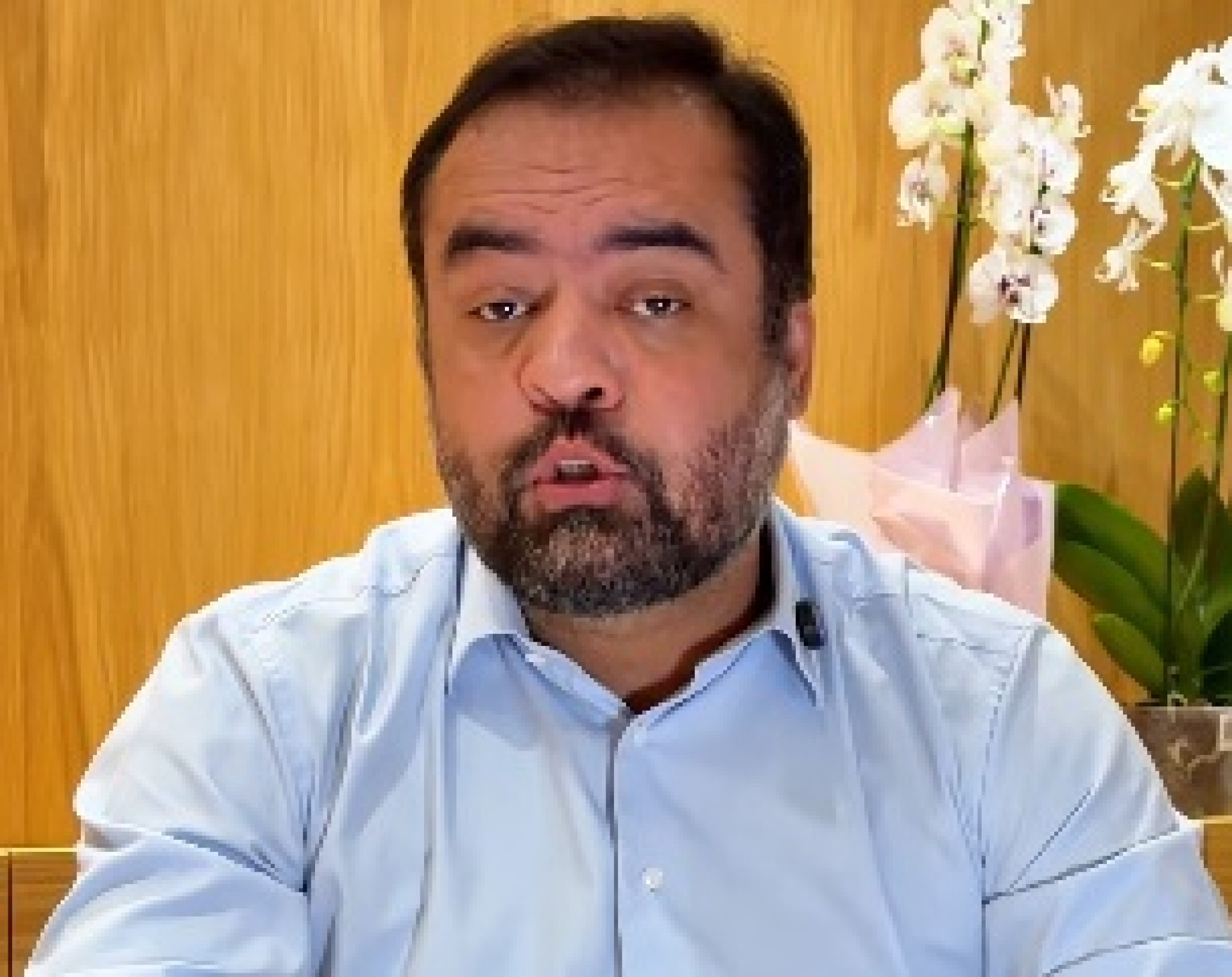 Em vídeo, Castro fala sobre ação da PF e nega as acusações: 'Há algo estranho, muito estranho'